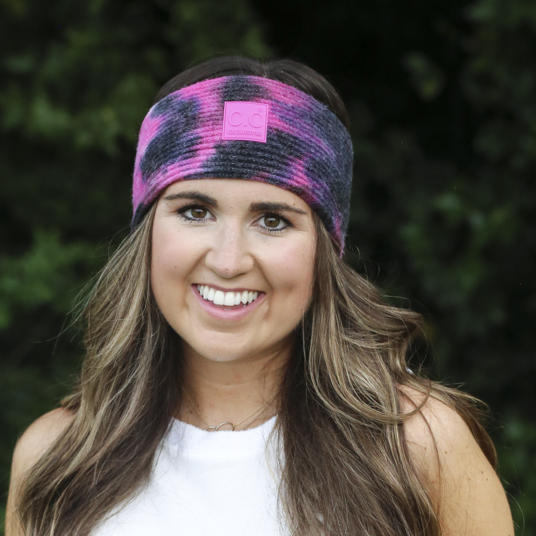HW-7380 Tie Dye Headwrap with C.C Rubber Patch - Black/Hot Pink